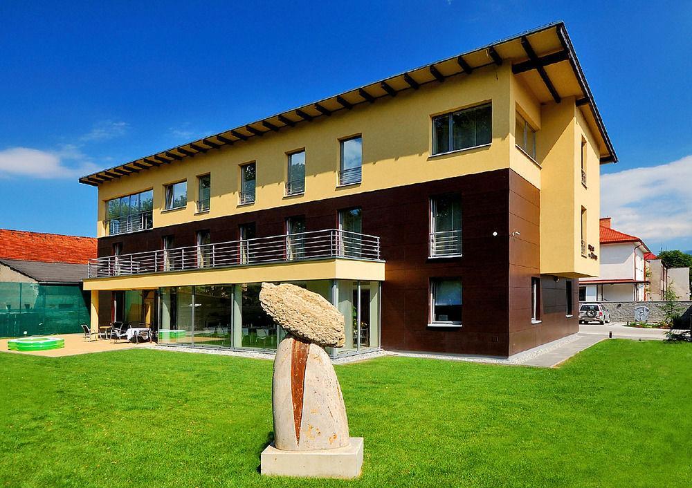 Hotel Villa Bianca Liptovský Mikuláš Buitenkant foto